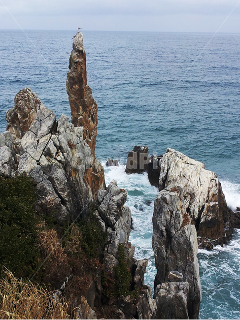 바다,절벽,풍경,바위,삼척,동해,겨울바다,자연,관광지,돌,강원도,winter,한국자연경관,한국자연풍경,nature,landscape,koreanaturelandscape,파도,sea