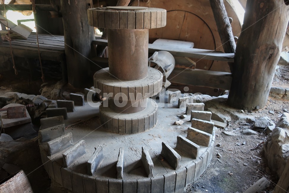 work place,machine,work,smithy,sight,equipment,wood,Gear,space,gear