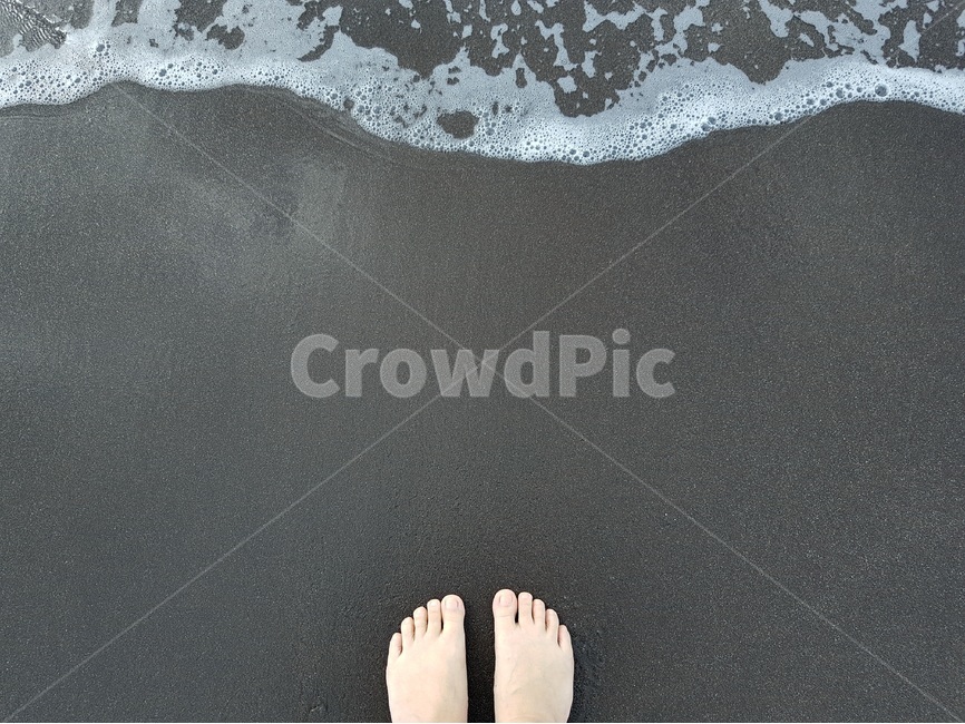 제주도,파도,검은모래,바다,jejuisland,sky,sea,blacksand,발,wave,foot,자연,풍경,nature,landscape,해변,바다,beach,sea,사람,인물,인간,human,person,신체일부,몸,body,asphalt,아스팔트