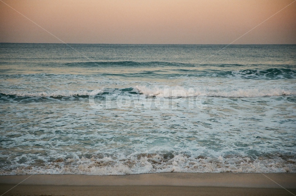 바다,석양,파도,겨울바다,beach,wave,winter,sea,sunset,자연,풍경,nature,landscape,해변,바다,beach,sea,outdoors,옥외,water,물,ocean,대양,sea waves
