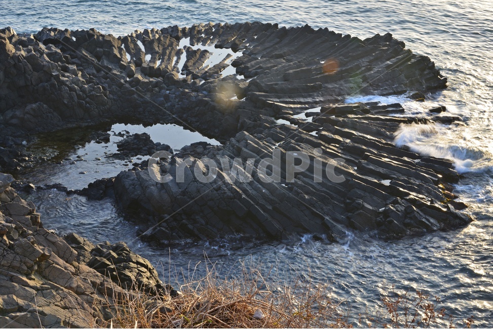 outdoors,옥외,nature,자연,water,물,ocean,대양,sea,바다,shoreline,해안선,coast,연안,해변,경주,양남,읍천,읍천주상절리,주상절리,읍천일출,아침,여명,dawn,새벽,자연,풍경,nature,landscape