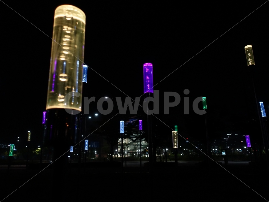 빛,야경,밤,환상,환타지,멋,조명,인테리어,불빛,불,칼라풀,컬러,밤거리,느낌,감성,도시,풍경,city,landscape,야경,밤,nightscape,night,building,건물,office building,사무실 건물