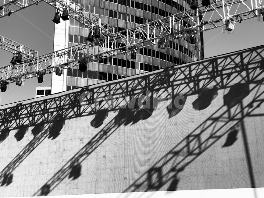 서울,흑백,오후,그림자,건물,조명,무대,흑백,모노톤,monochrome,black and white,건축물,건물외관,exterior,building,structure,architecture,construction