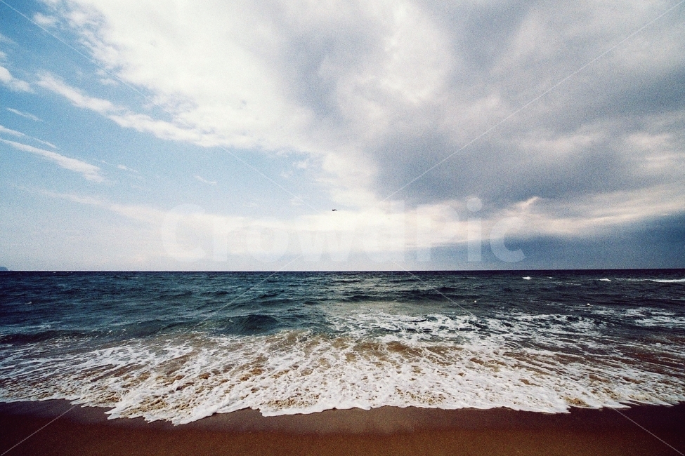 바다,하늘,구름,파도,하얀파도,동해바다,수평선,자연,풍경,nature,landscape,해변,바다,beach,sea,outdoors,옥외,ocean,대양,water,물,shoreline,해안선