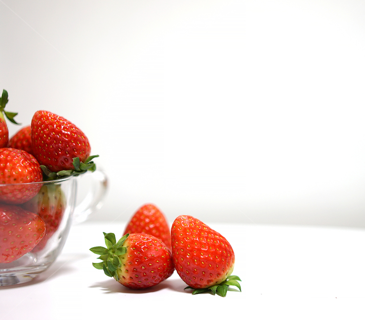 딸기,strawberry,과일,음식,겨울철과일,빨강,레드,red,베리,음식,식재료,요리,food,cook,meal,dishes,food reserves,과일,열매,fruit