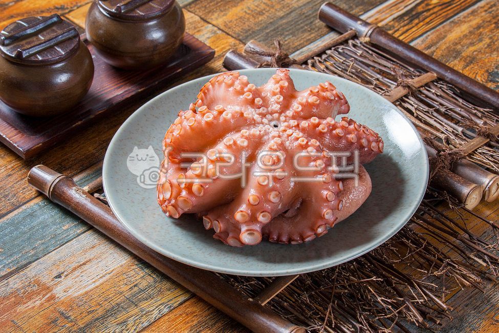 문어,문어숙회,숙회,해물,해산물,별미,건강식,영양식,참문어,돌문어,음식,수산물,먹거리