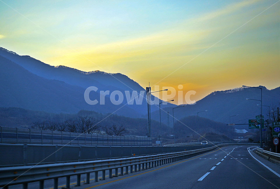 도로,운전,차량,노을,저녁노을,준고속도로,자연,풍경,nature,landscape,road,highway,고속도로,freeway,고속 도로