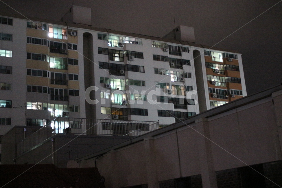 highrise,고층건물,town,도시,city,어반,urban,건물,시티,building,아파트,새벽,밤하늘,주택,골목
