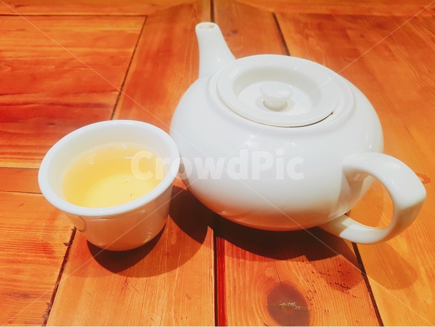 전통,전통찻잔,노란색,흰색찻잔,컵잔,흰색주전자,전통차,허브차,따뜻함,다이어트,깔끔함,아시아,중국,찻잔,차주전자,음료,차,상쾌함,둥근찻잔,음식,잔,주전자,나무테이블,웰빙,건강,헬스웨어,헬스케어,healthware,health care,음료수,drink,beverage