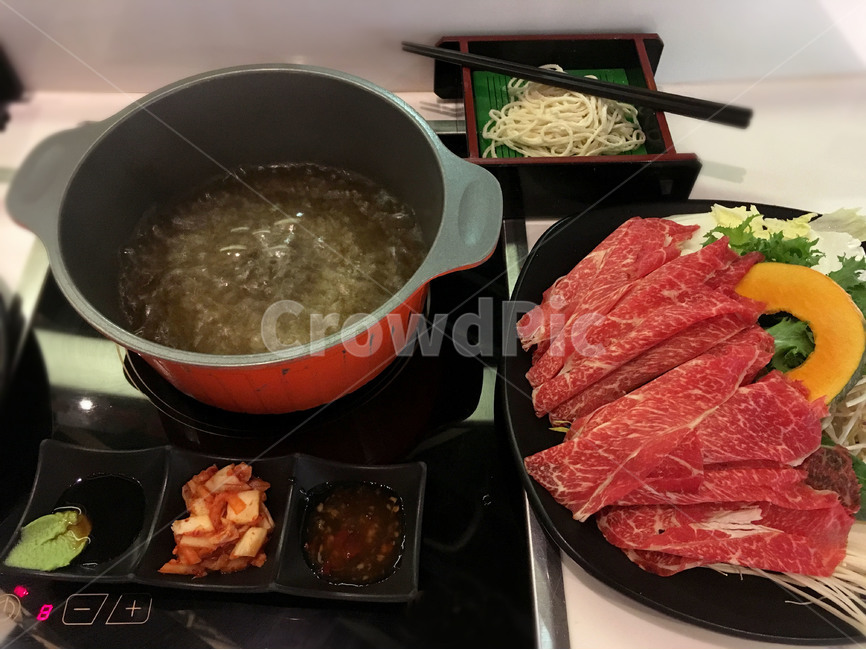샤브샤브,소고기,채소,요리,일본요리,음식,데치다,야채,식재료,식사,음식,식재료,요리,food,cook,meal,dishes,food reserves,육류,고기,meat
