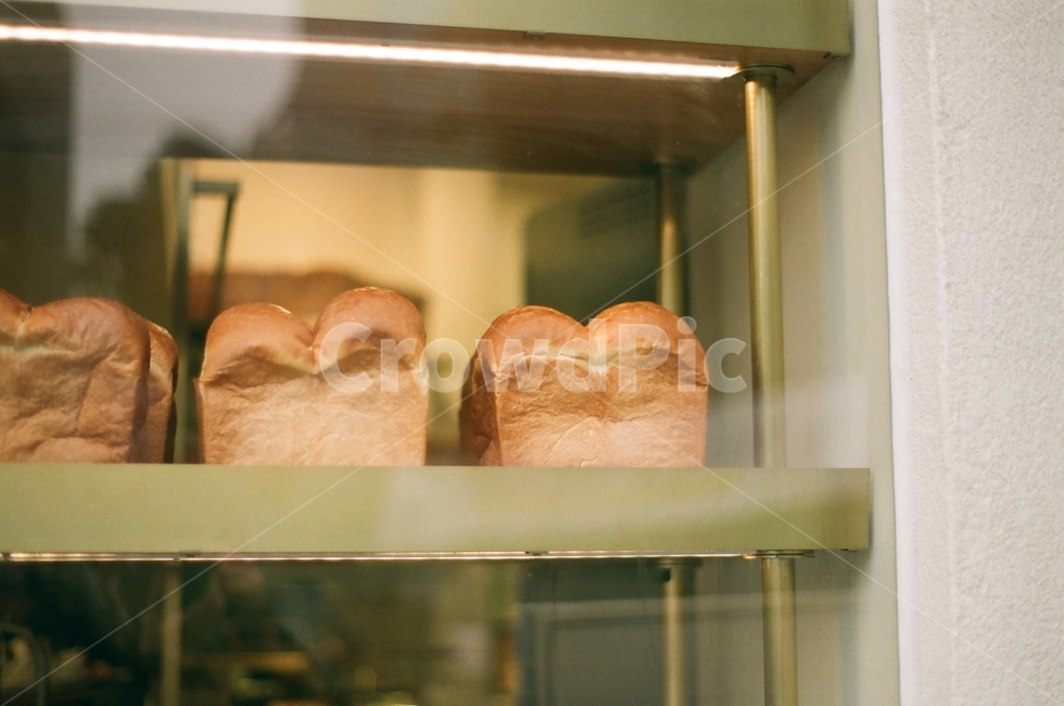 식빵,필름사진,통식빵,진열된식빵,음식,음식,식재료,요리,food,cook,meal,dishes,food reserves,빵,bread,디저트,간식,후식,dessert,snack