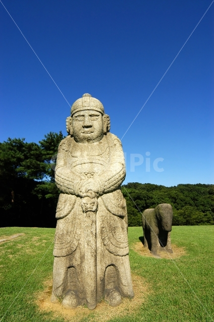 왕릉,릉,무신,무인상,무인,무인석,석상,한국,전통,한국전통,지킴,지킴이,무덤,신하,문화재,조각상,동상,석상,조형물,statue,bronze statue,stone statue,한국전통,한국문화,korean traditional,korean culture