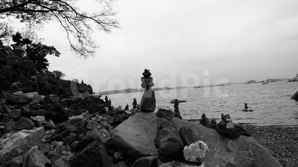 소원,돌탑,흑백,자연,바다,자연,풍경,nature,landscape,흑백,모노톤,monochrome,black and white,rock,록,rubble,파편