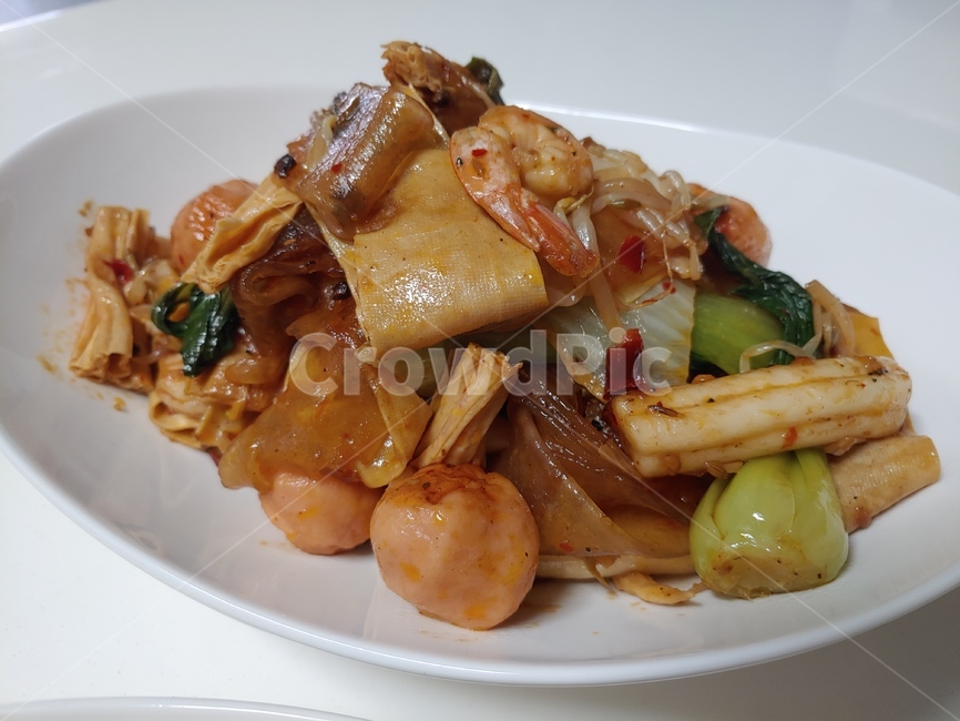 Malatang,seafood,Spicy,Spice,food,Chinese vermicelli,Chinese cuisine,stirfried dishes,Mara Xiangguo,cooking,Soup dish