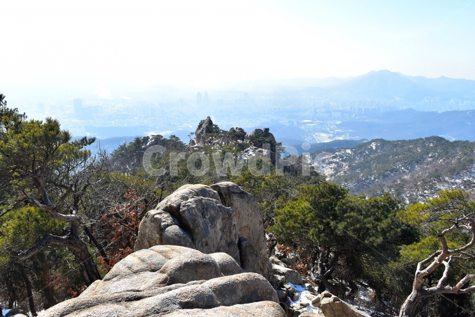 관악산,풍경,겨울,자연,눈,스포츠,등산,산행,nature,snow,겨울풍경,느낌,아름다운,신비로운,경이로운,기암,바위,암봉,암릉,다큐,필,힐링,명산,landscape,winter,season,트레킹,100대명산,인기명산,조망,전망,정부청사,6봉,수목원능선,바윗길,암릉길,명품송,소나무,한국자연풍경,한국자연경관,korea,관양능선,팔봉능선,국기봉,겨울,계절,winter,season,자연,풍경,nature,landscape,한국자연풍경,한국자연경관,korea nature landscape,rubble,파편