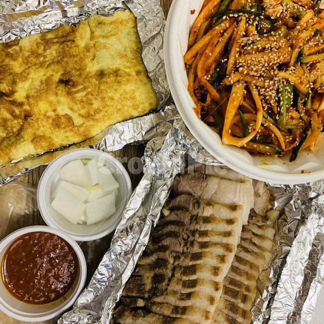 dish,요리,food,음식,meal,식사,보쌈,한치보쌈,계란말이,달걀말이,수육,한식,맛집,양파