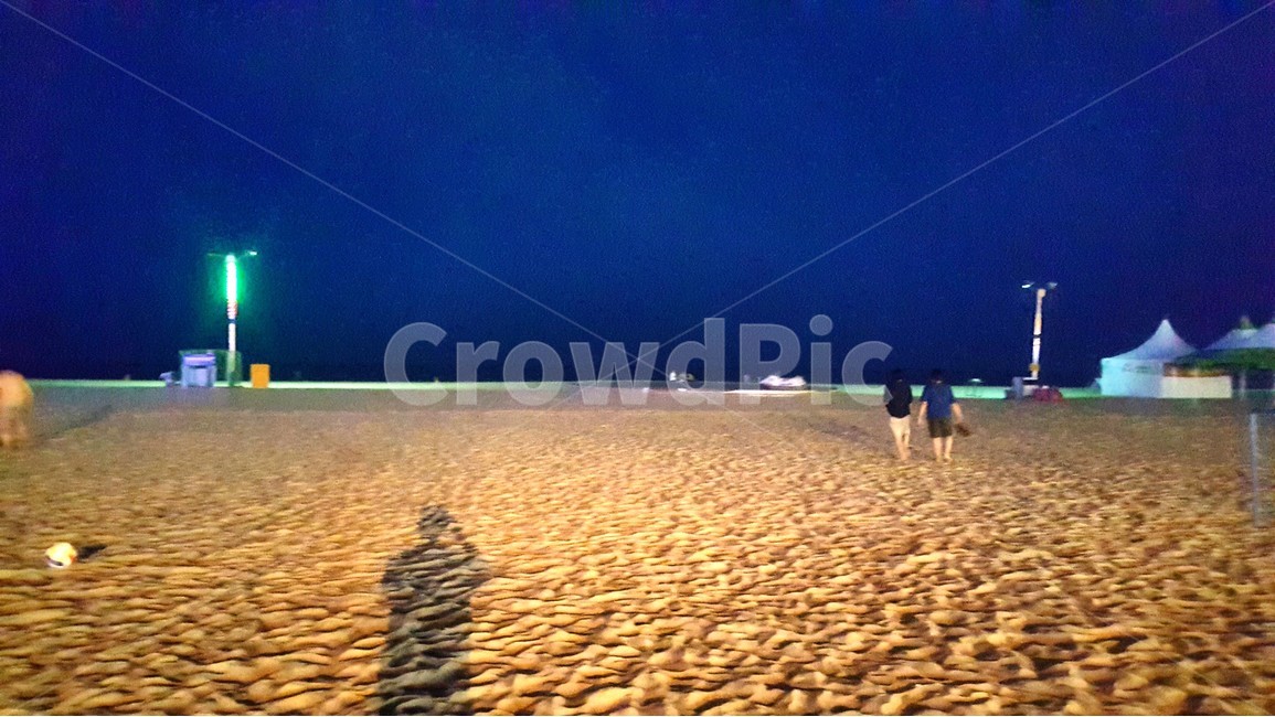 바다,해변,야경,여행,우정,친구,밤,해변,바다,beach,sea,야경,밤,풍경,nightscape,night,landscape,shoreline,해안선,water,물,outdoors,옥외,nature,자연,ocean,대양,sand,모래,바닷가,coast,연안,soil,흙