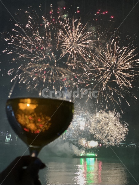 불꽃,불꽃놀이,야경,축제,파티,와인,바다,밤바다,분위기있는