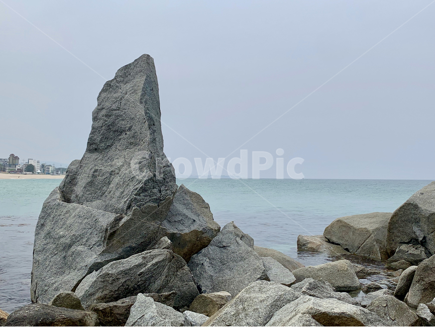강릉,바다,돌,해안가,바위,sea,해변,푸른바다,수평선,바닷가,바닷물,강릉바다,풍경,동해,자연,beach,강원도,바위섬,해안,푸른,파란,속초