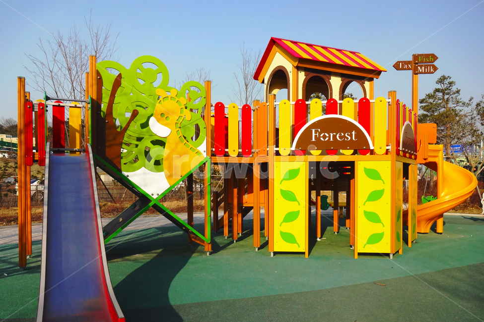 놀이터,미끄럼틀,놀이,노란,밝은,화창한,놀이공원,놀이동산,놀이터,amusement park,playground