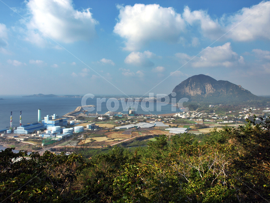 산방산,올레9코스,올레,서귀포시,제주,푸른하늘,자연,안덕면,바다,자연,풍경,nature,landscape,한국자연풍경,한국자연경관,korea nature landscape,제주도,jeju,jeju island,outdoors,옥외,land,땅,sea,ocean,대양,water,물,shoreline,해안선,scenery,경치
