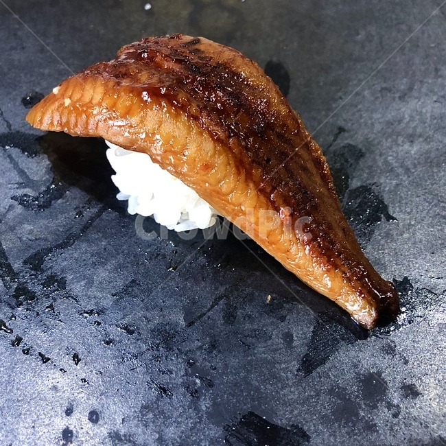 스시,장어,장어스시,초밥,장어초밥,오마카세,음식,식재료,요리,food,cook,meal,dishes,food reserves,일식,일본음식,일본요리,Japanese food,Japanese dishes,Japanese meal,Japanese cook