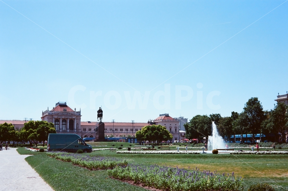 필름,필름사진,광장,크로아티아,공원,분수,자그레브,아날로그,빈티지,film,filmcamera,park,croatia,zagreb,summer,green,walk,vintage,analog,해외,외국,세계,foreign,oversea,world,세계도시풍경,해외도시풍경,외국도시풍경,world cityscape