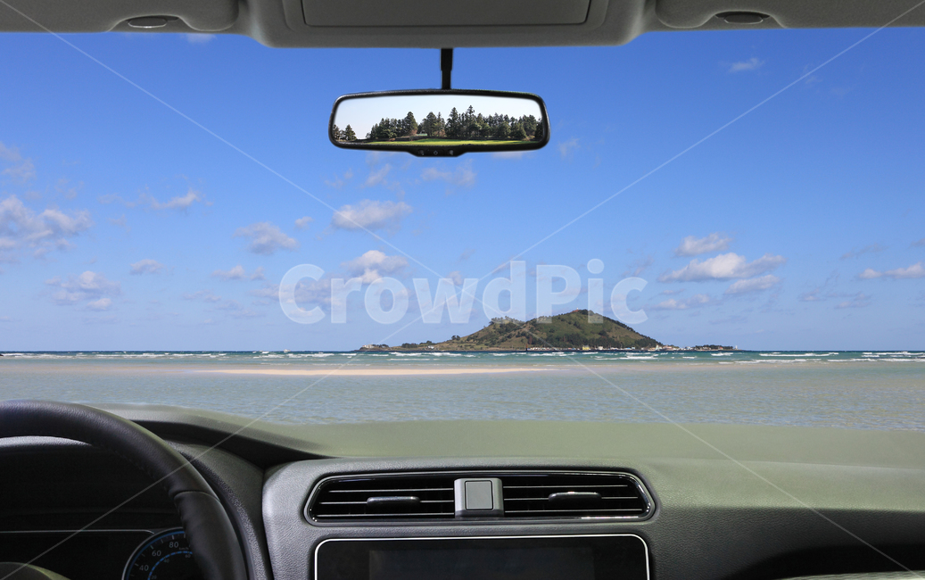 자동차,휴가,국내,드라이브,힐링,제주,제주도,렌트카,렌터카,풍경,해변,해수욕장,여름,자연,바다,섬,하늘,구름,배경,백그라운드,승용차,빽미러,백미러,실내,안,유리,유리창,전면,아름다운,산,컨셉,한국