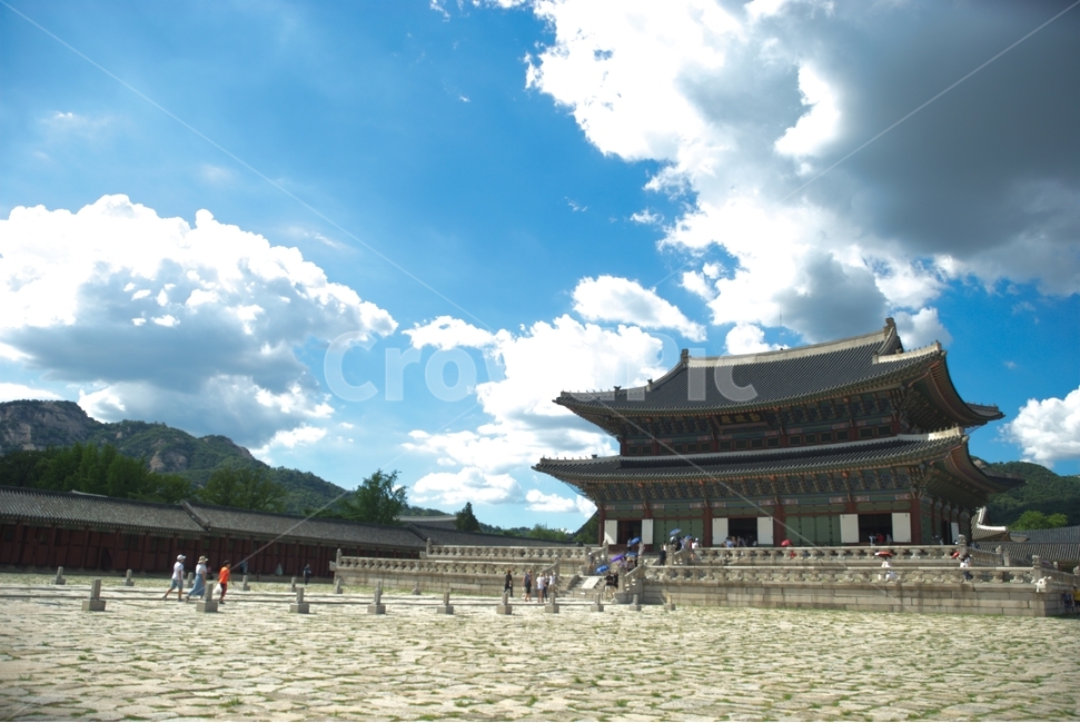 경복궁,근정전,고궁,여름하늘,측광,푸른하늘,한국전통,한국문화,korean traditional,korean culture,랜드마크,landmark,tourist attraction,한국랜드마크,한국관광지,한국명소,korea landmark,korea tourist attraction,사람들,대중,군중,other people,crowd,건축물,건물외관,exterior,building,structure,architecture,construction