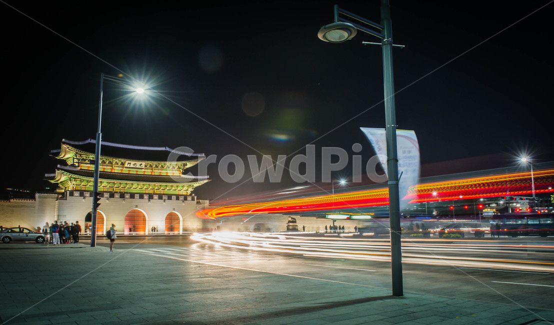 광화문,장노출,빛줄기,야경,자동차라이트,야경,밤,풍경,nightscape,night,landscape,한국전통,한국문화,korean traditional,korean culture,랜드마크,landmark,tourist attraction,한국랜드마크,한국관광지,한국명소,korea landmark,korea tourist attraction,건축물,건물외관,exterior,building,structure,architecture,construction,건물