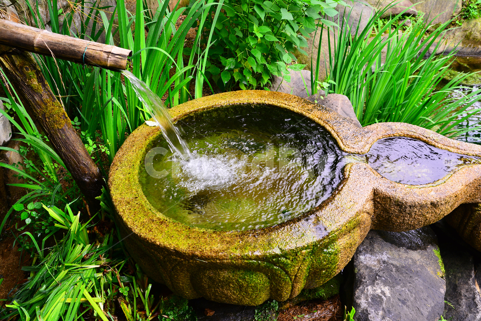 약수터,샘물,돌,물,식수,한국적,전통,토속적,culture,korean,traditional,tour,관광지,보존,한국전통,한국문화,korean traditional,korean culture,휴식,힐링,rest,relaxation,healing