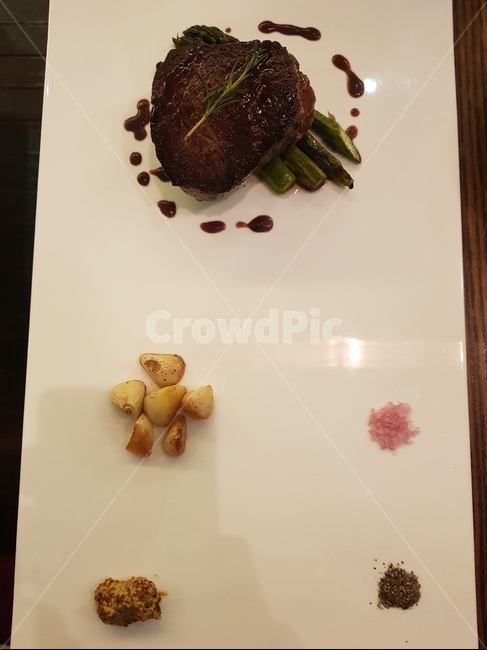 고기,스테이크,마늘,steak,garlic,음식,식재료,요리,food,cook,meal,dishes,food reserves,육류,고기,meat,양식,서양음식,서양요리,western food,western dishes,western meal,western cook