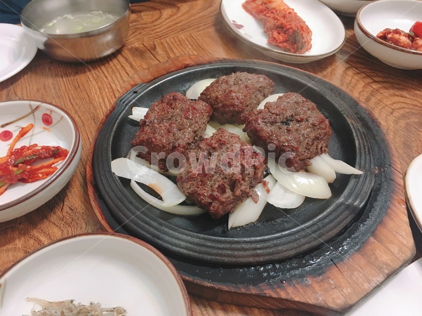 Korean cuisine,Damyang food,dining table,Korean,beef,Tteokgalbi,meal,side dish,Damyang,Korean food,meat,cooking,traditional food,Korean restaurant,Jeollado food,koreanfood