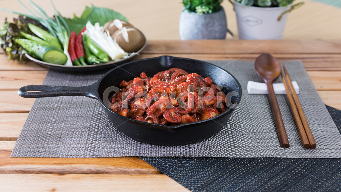 음식,쭈꾸미볶음,식사,안주,쭈꾸미,저녁식사,한식,korea,spicy,오징어볶음,식당,매콤,매운맛,red,맛집,고추장,고춧가루,식재료,요리,cook,reserves,수산물,해산물,fisheryproducts,seafood,한국음식,한국요리,food,dishes,korean,meal,koreancook,맛있다,먹다,맵다,소스,볶음,음식,식재료,요리,food,cook,meal,dishes,food reserves,한식,한국음식,한국요리,korean food,korean dishes,korean meal,korean cook
