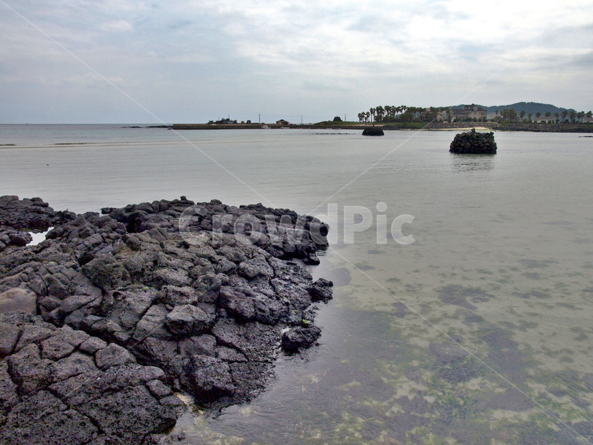 방사탑,신흥리,해변,제주,올레19코스,올레길,바다,자연,풍경,nature,landscape,제주도,jeju,jeju island,outdoors,옥외,land,땅,sea,ocean,대양,water,물,shoreline,해안선,coast,연안