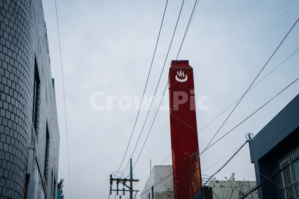 풍경사진,골목,목욕탕,굴뚝,하늘,전깃줄,고독함,road,landscape,휴식,힐링,골목길,alley,감성,sensible,feeling