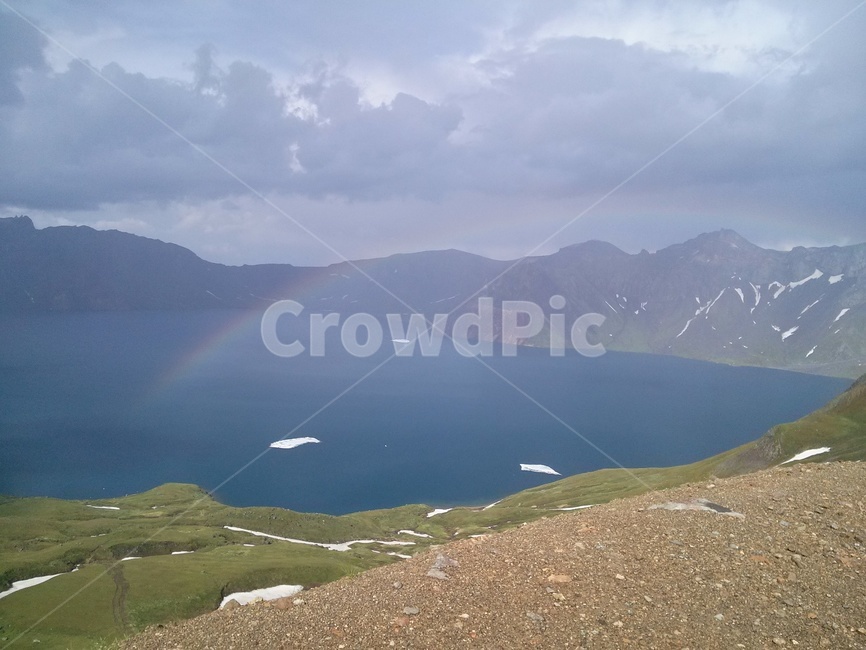 slope,경사,nature,자연,mountain,산,mountainrange,산맥,outdoors,옥외,scenery,풍경,무지개,rainbow,산봉우리,mountainpeak