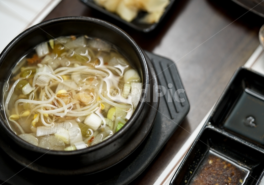 	국물,탕,누룽지탕,안주,식사,먹방,안줏거리,만남,술자리,겨울,탕요리,요리,음식,국물요리,음식,식재료,요리,food,cook,meal,dishes,food reserves,한식,한국음식,한국요리,korean food,korean dishes,korean meal,korean cook