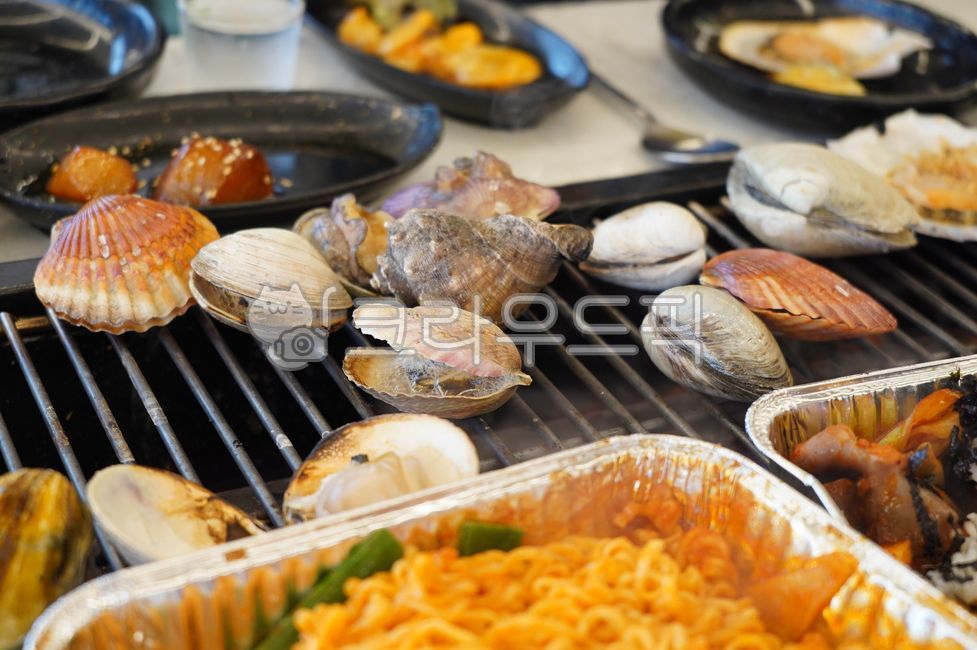 조개구이,조개,해산물,해물,수산물,가리비,백합,소라