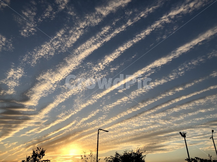 하늘,저녁,구름,햇살,해질녘,가로등,햇빛,sky,sunset,clouds,sunlight,streetlight