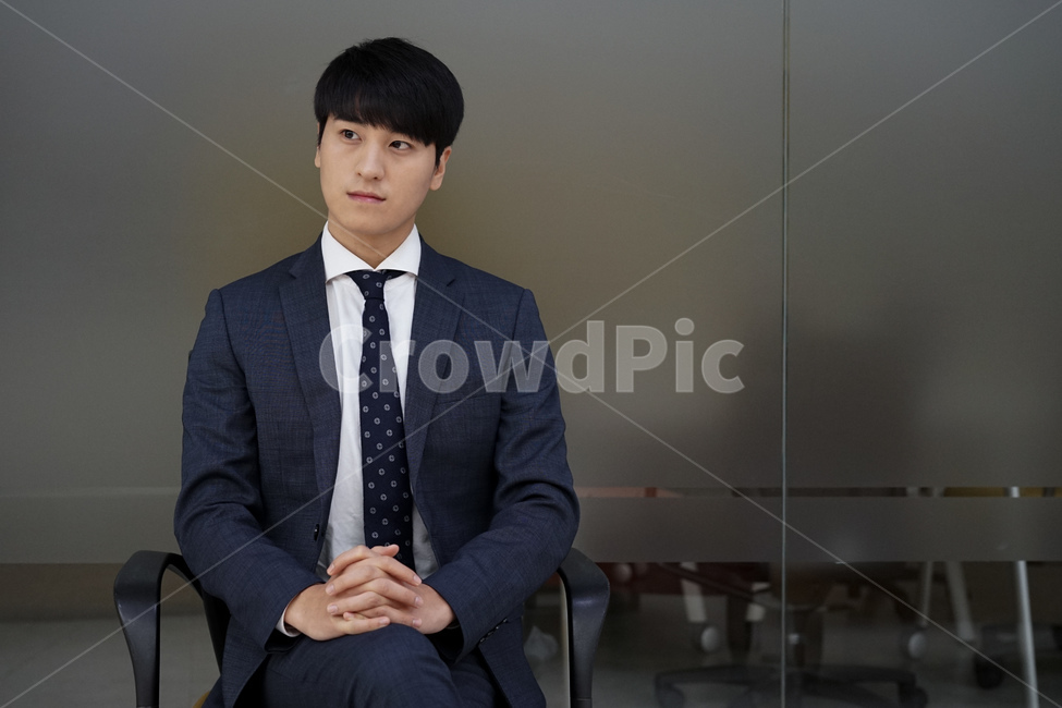 정장,양복,비즈니스,사업가,남성,남자,슈트,직장인,회사원,사람,인물,인간,human,person,남성,남자,man,male,산업,industry,industrial,비즈니스,사업,business,service,work