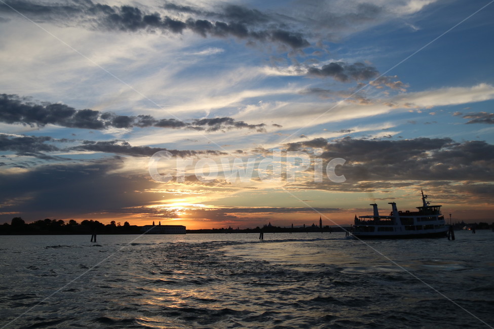 boat,보트,transportation,교통,자연,nature,차량,vehicle,outdoors,옥외,베네치아,일몰,선셋,자연,풍경,nature,landscape