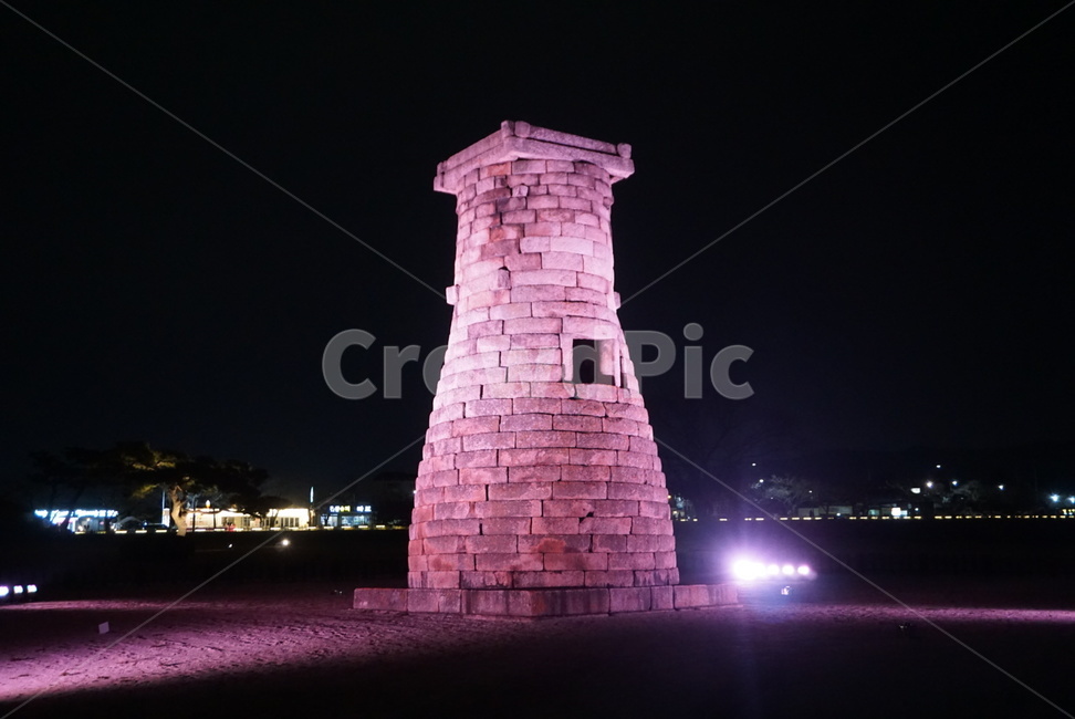 첨성대,첨성대야경,야경,경주,경주야경,밤,경주의밤,신라,야경,밤,풍경,nightscape,night,landscape,한국전통,한국문화,korean traditional,korean culture,랜드마크,landmark,tourist attraction,한국랜드마크,한국관광지,한국명소,korea landmark,korea tourist attraction,건축물,건물외관,exterior,building,structure,architecture,construction,건물,tower,탑