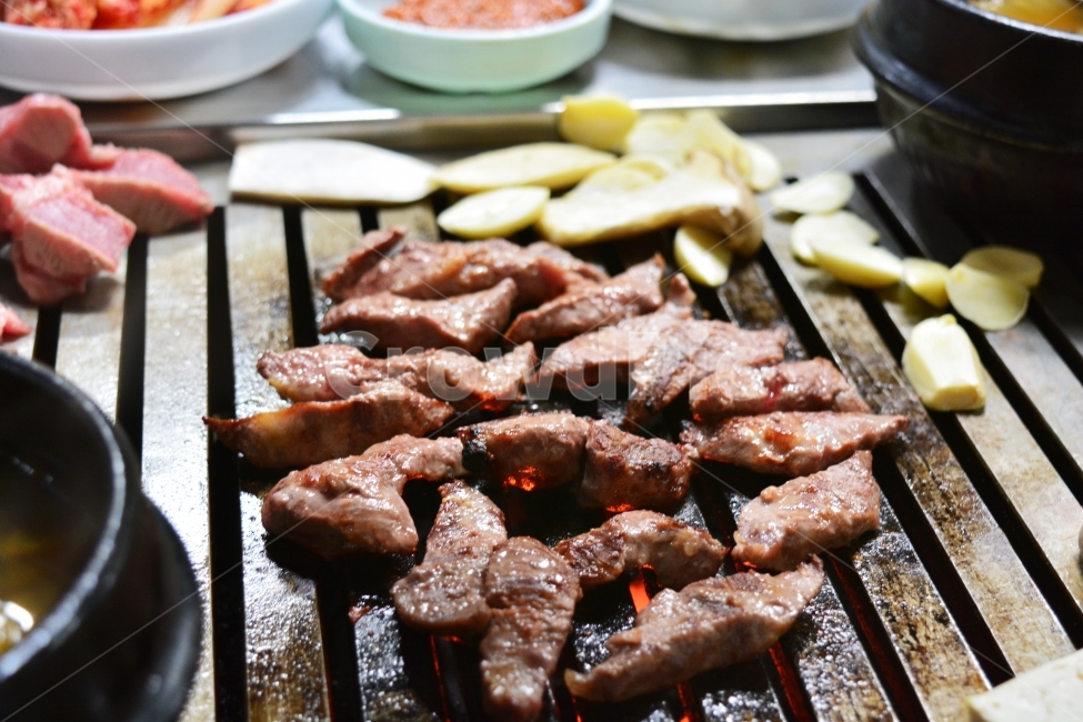 삼겹살,가브리살,고기,숫불,음식,식당,항정살,돼지고기,음식,식재료,요리,food,cook,meal,dishes,food reserves,육류,고기,meat,한식,한국음식,한국요리,korean food,korean dishes,korean meal,korean cook