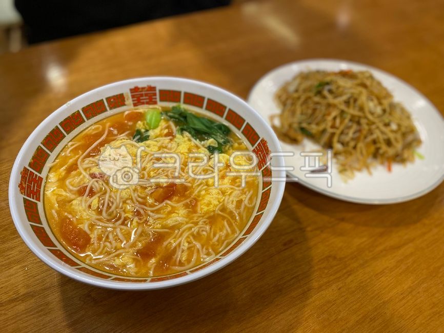 Asian cuisine,asianfood,eggsoup,egg soup,chinese,pot Thai,Asian food,chinesefood,eggs,noodles,Chinese food,fried,tomato egg noodle,warm,tomato noodles,bok choy,soup,noodle,tomato,tomatoes,tomatosoup,pasta,padthai,ingredients,soup dishes,cooking,friednoodl