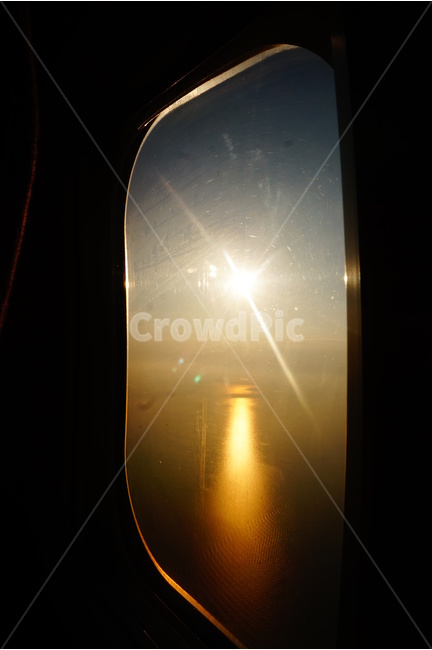 노을,비행기,기내,창문,햇빛,sunset,sky,airplanewindow,여행,휴가,traveling,vacation,trip,교통,교통수단,traffic,transportation