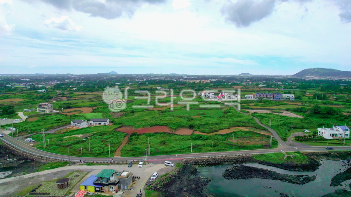 제주도,풍력발전기,그린에너지,신창풍력해안,jejudo,jejuisland,제주바다,제주도드론풍경,road,도로,해안도로