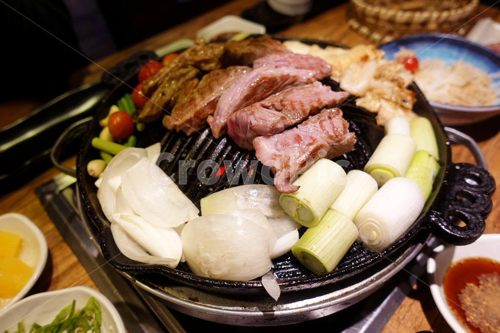 양파,대파,양고기,양갈비,화로,방울토마토,마늘쫑,북해도식,일본음식,훗카이도,북해도,일본,식사,음식,식재료,요리,food,cook,meal,dishes,food reserves,육류,고기,meat