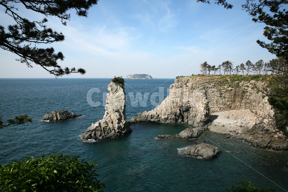 제주도,외돌개,관광지,바다,자연,풍경,jeju,자연,풍경,nature,landscape,한국자연풍경,한국자연경관,korea nature landscape,제주도,jeju,jeju island,outdoors,옥외,land,땅,sea,ocean,대양,water,물,shoreline,해안선,promontory,곶