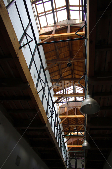 building,window,skylight,스카이라이트,창문,건물,architecture,staircase,계단,건축물,서대문,형무소,서울,서대문형무소,감옥,천장,애국,애국지사,탈옥,판옵티콘,철골,프레임